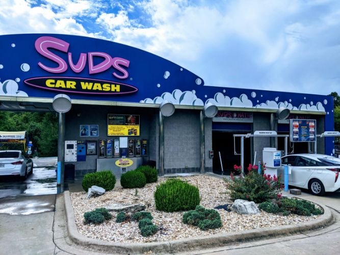 thumbnail interactive-video image 1 of Suds Lab N20 Waterless Car Wash Spray - Quick Detailer For Touch-Ups & Spot Cleaning 1 of 4